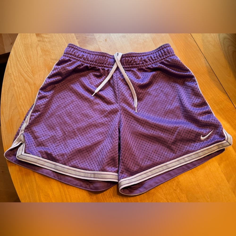 NIKE Girls Purple Mesh Athletic Short Size M